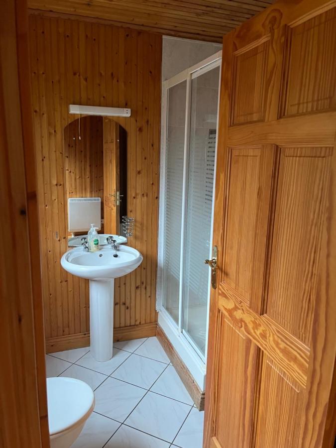 Cosy Lakeside Chalet With Option To Add Private Hot Tub Duneena Экстерьер фото