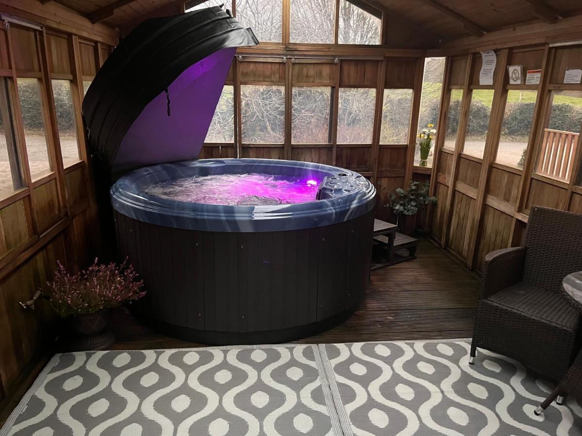 Cosy Lakeside Chalet With Option To Add Private Hot Tub Duneena Экстерьер фото